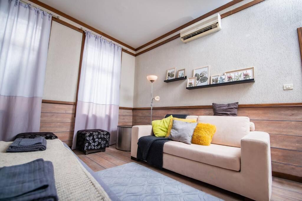 Huge Stylish Apartment Monroe 1 / City Centre Plovdiv Bagian luar foto